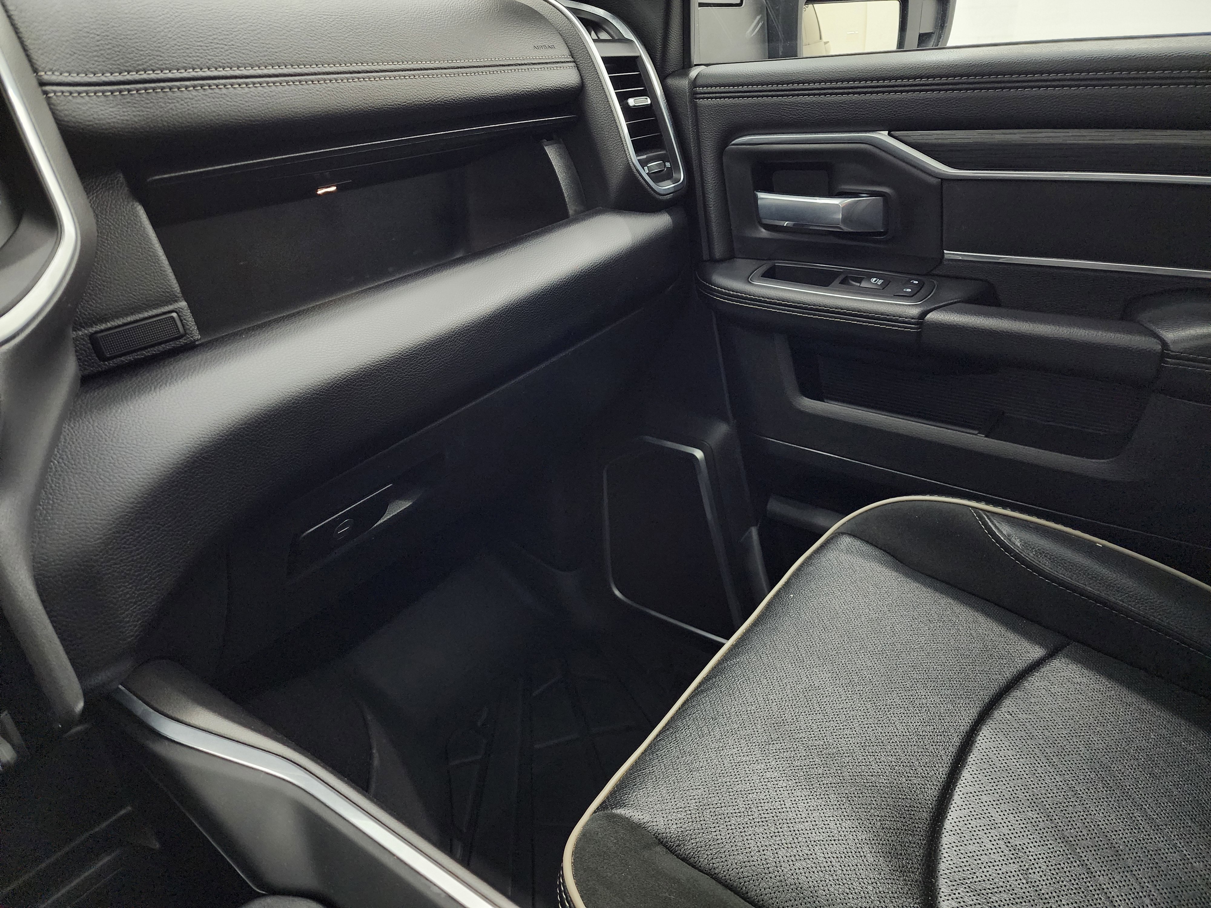 Used 2024 RAM 2500 Laramie w/ Sport Appearance Package image 62