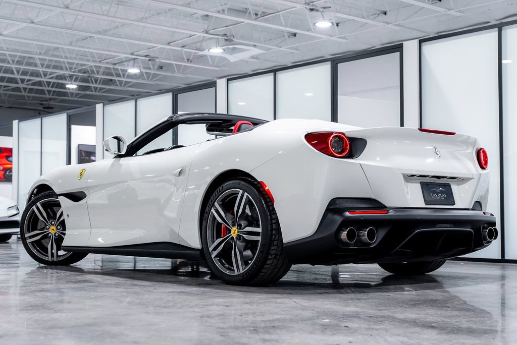 Used 2020 Ferrari Portofino RWD image 11