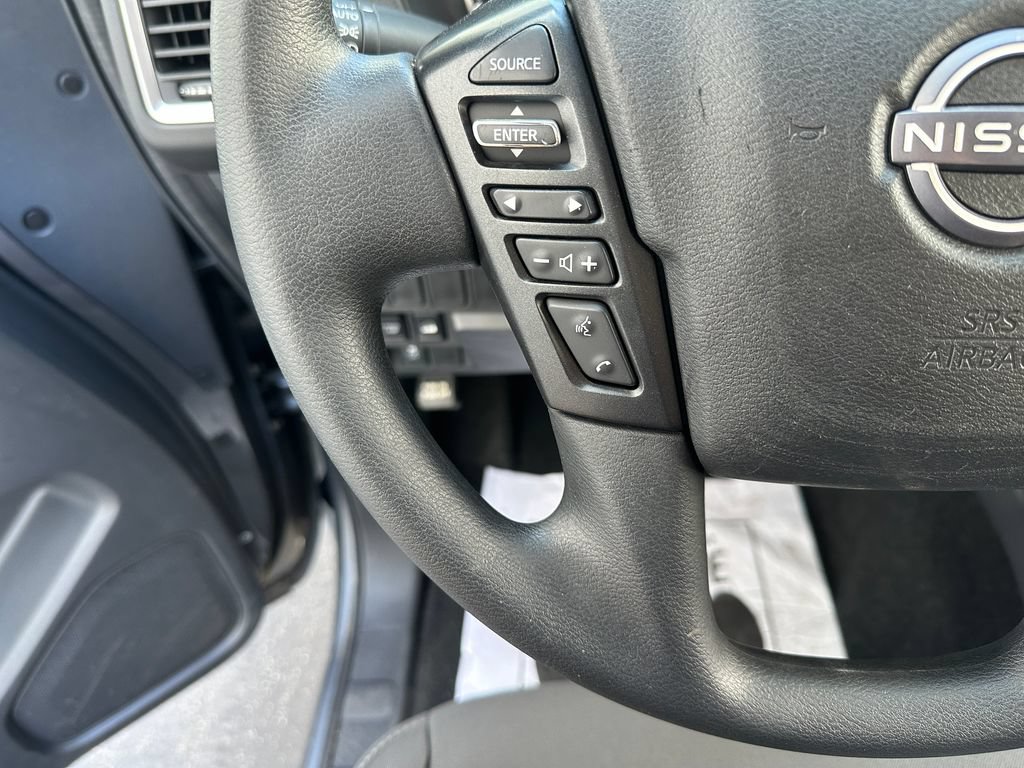 Used 2022 Nissan Frontier SV w/ Technology Package AWD/4WD image 11