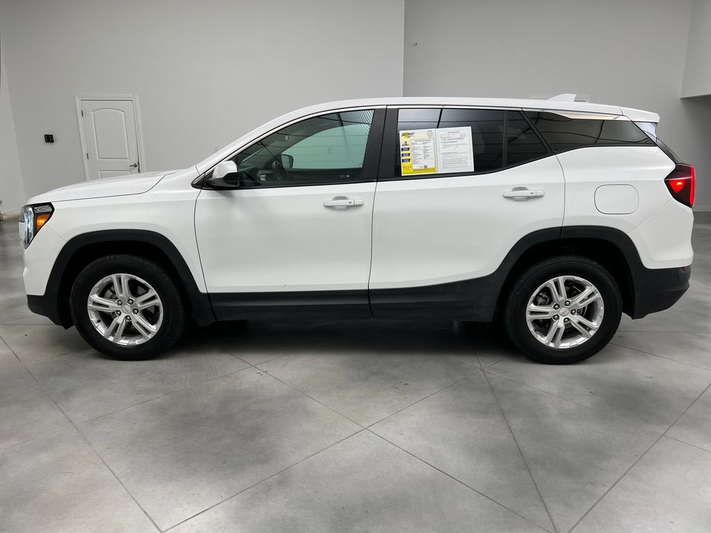 Used 2024 GMC Terrain SLE AWD/4WD image 5