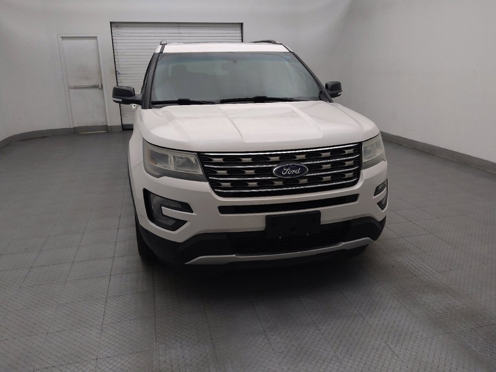 Used 2016 Ford Explorer XLT w/ Equipment Group 201A FWD image 14