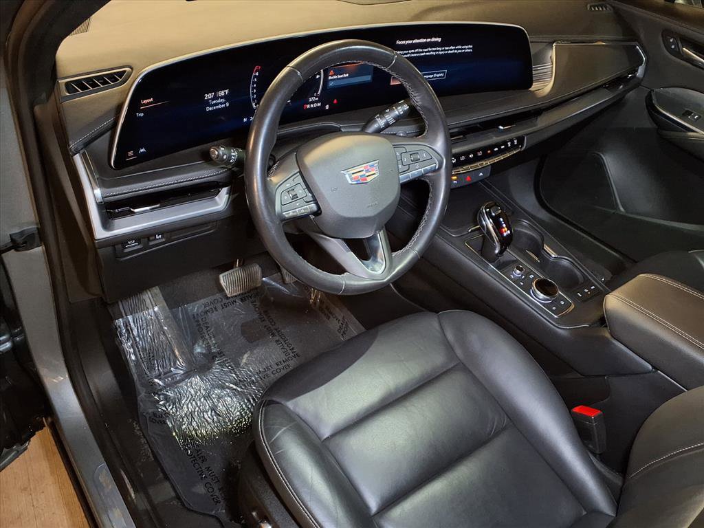 Used 2024 Cadillac XT4 Premium Luxury image 3