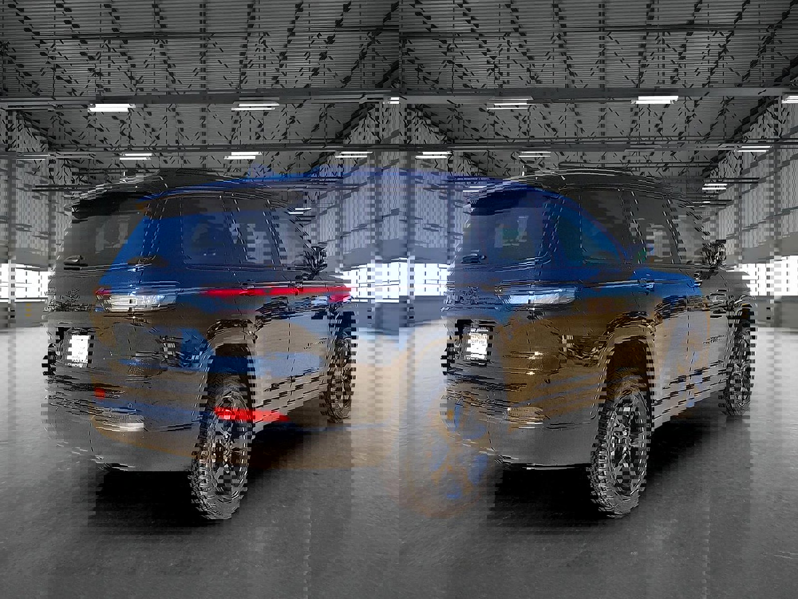 New 2025 Jeep Grand Cherokee L Laredo image 4