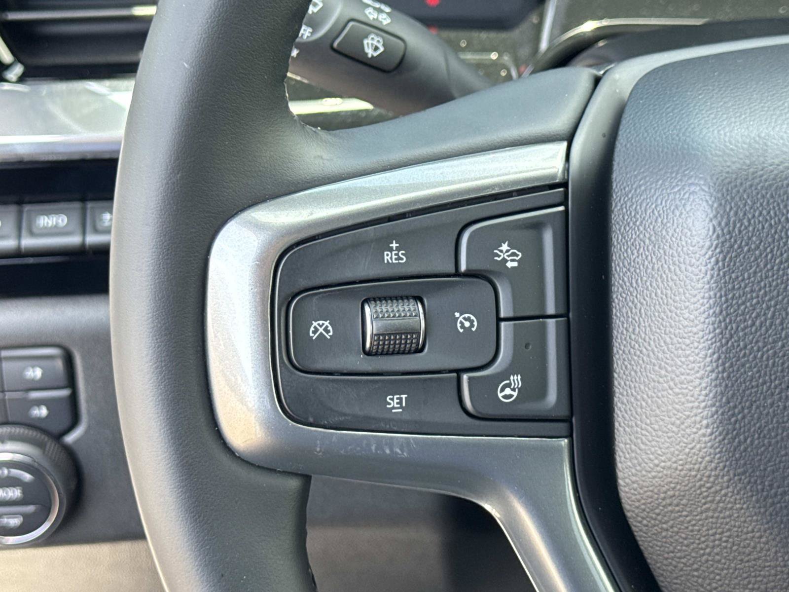 Used 2024 Chevrolet Silverado 2500 LTZ w/ LTZ Convenience Package AWD/4WD image 11