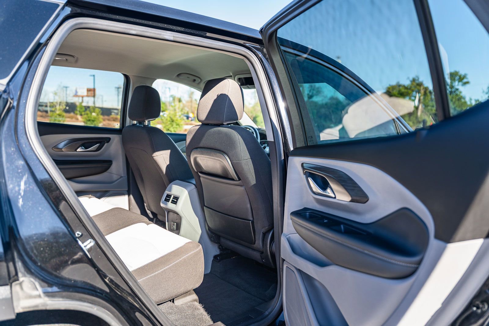 Used 2024 GMC Terrain SLE image 18