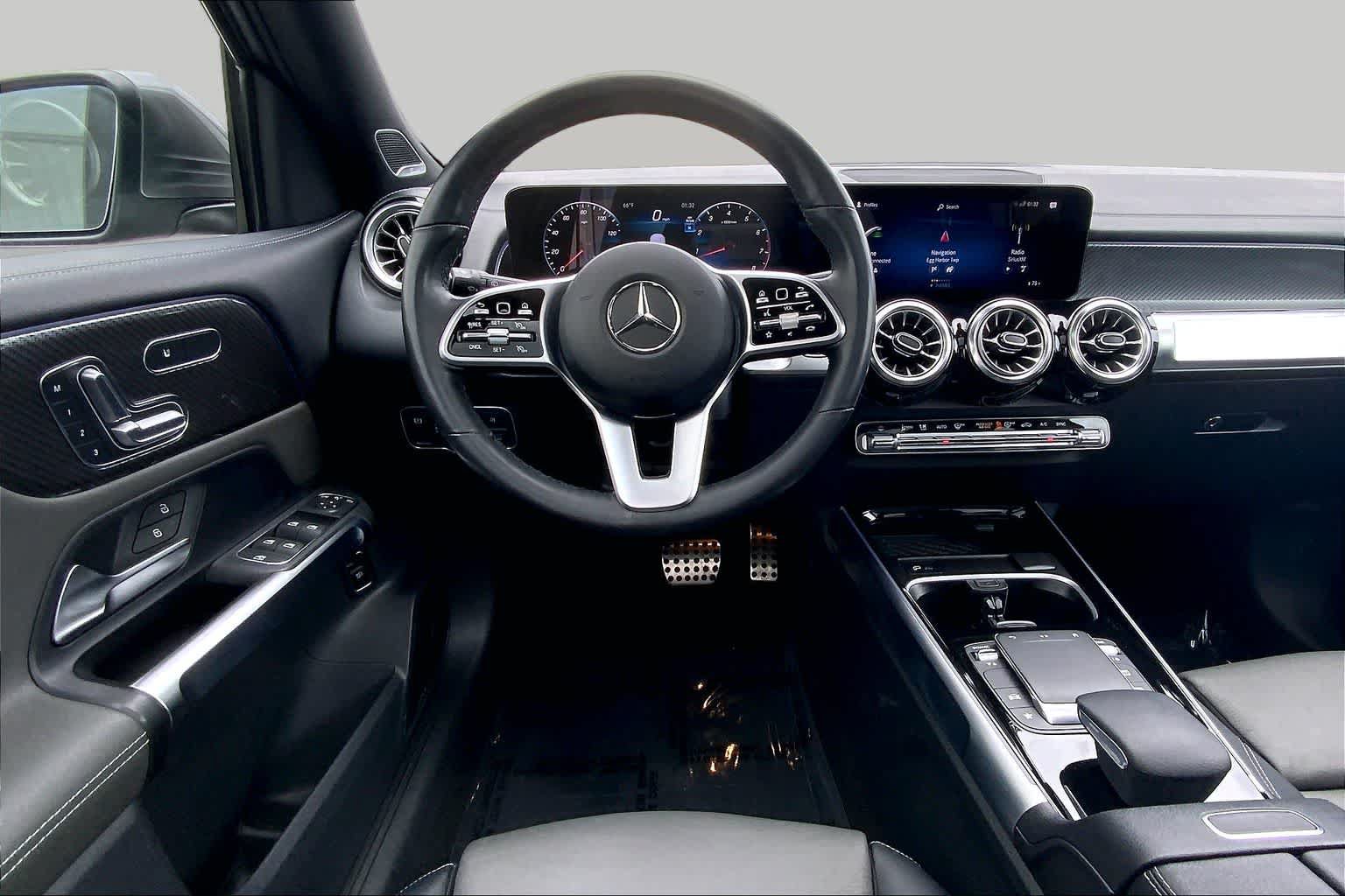 Used 2023 Mercedes-Benz GLB 250 4MATIC image 5