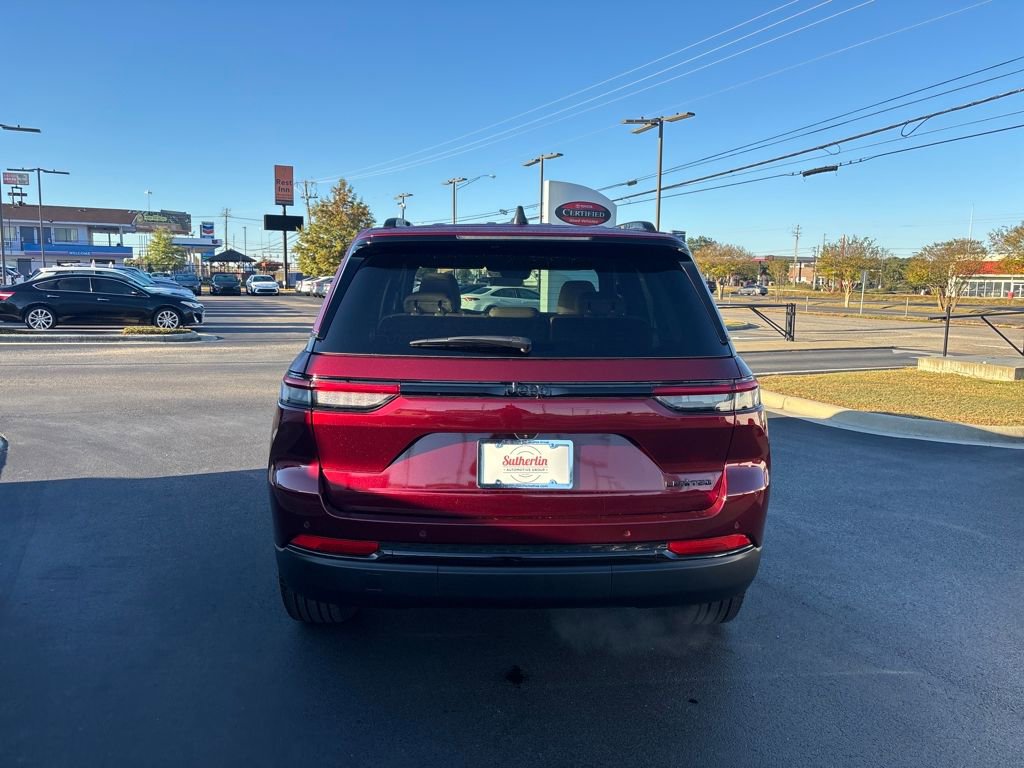 Used 2025 Jeep Grand Cherokee Limited w/ Black Appearance Package image 4