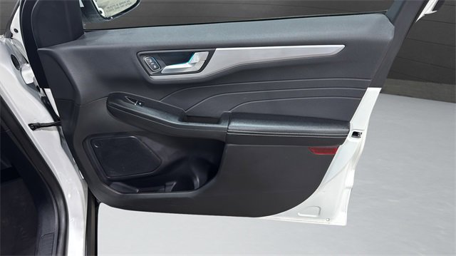 Used 2024 Ford Escape Platinum image 31