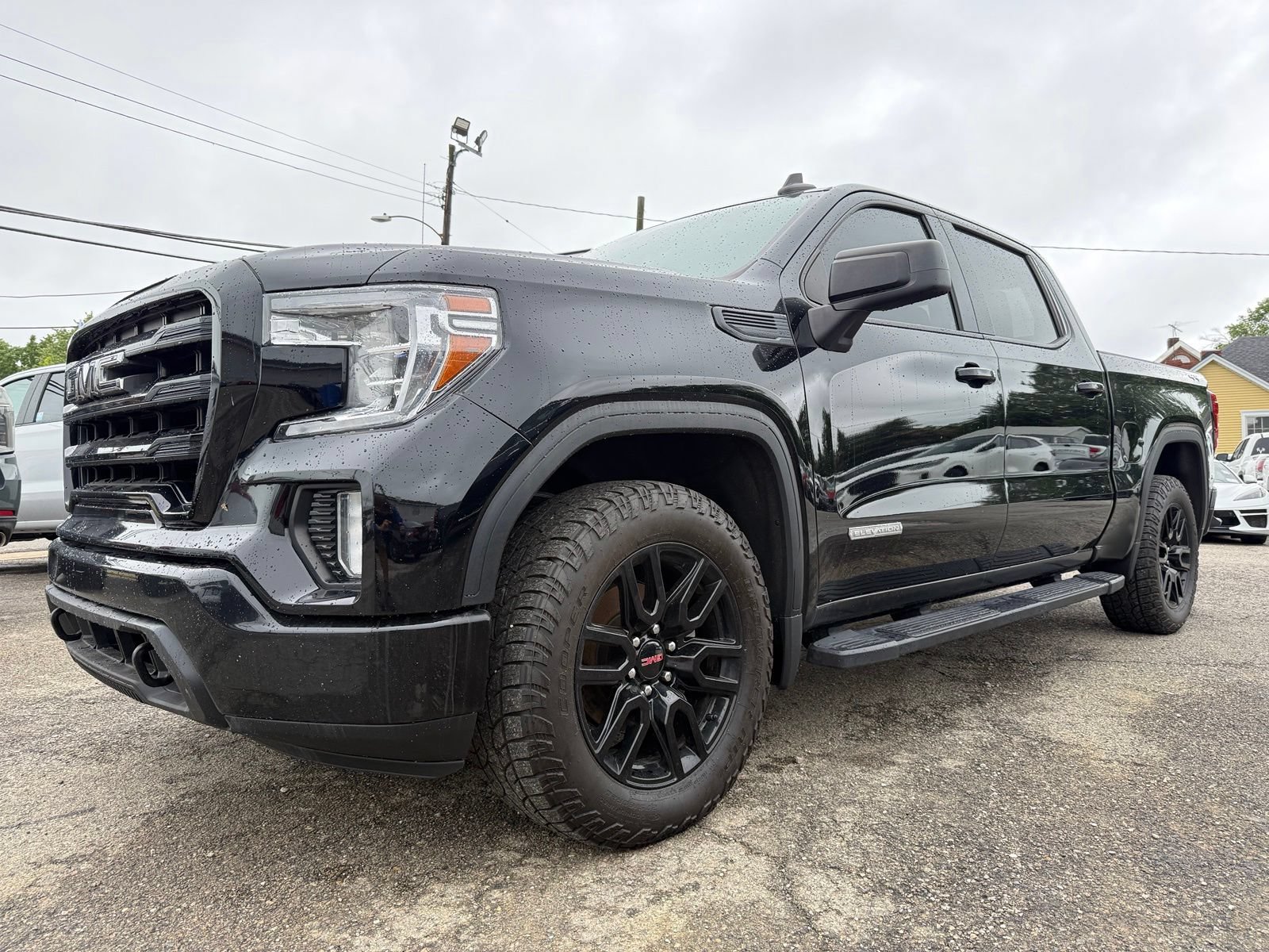 Used 2020 GMC Sierra 1500 Elevation w/ Elevation Value Package AWD/4WD image 2