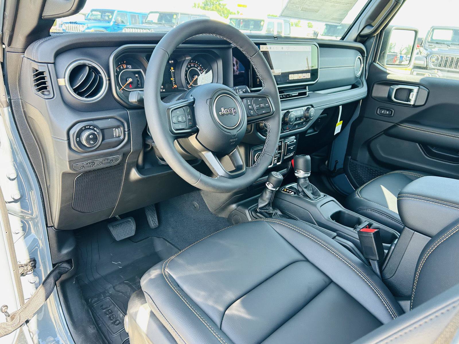 New 2026 Jeep Gladiator Sport AWD/4WD image 12