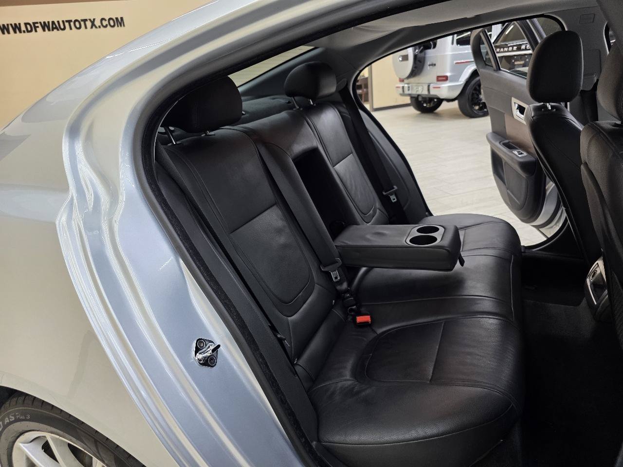 Used 2014 Jaguar XF RWD image 22