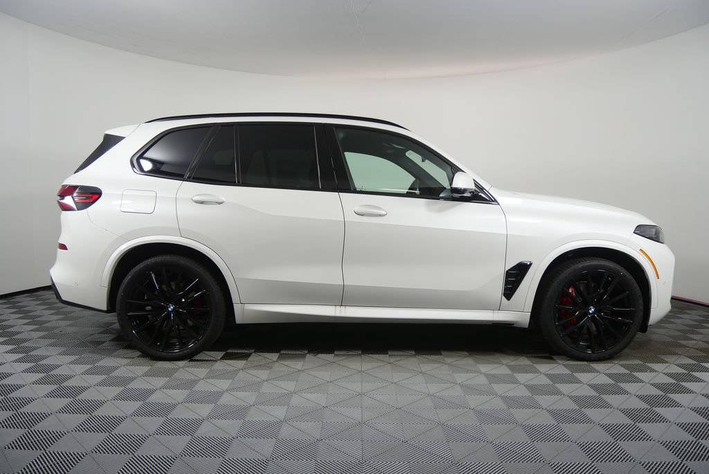Used 2026 BMW X5 xDrive40i w/ M Sport Package AWD/4WD image 7