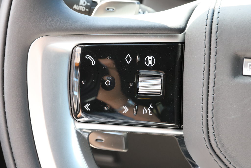 New 2026 Land Rover Range Rover Long Wheelbase SE AWD/4WD image 19