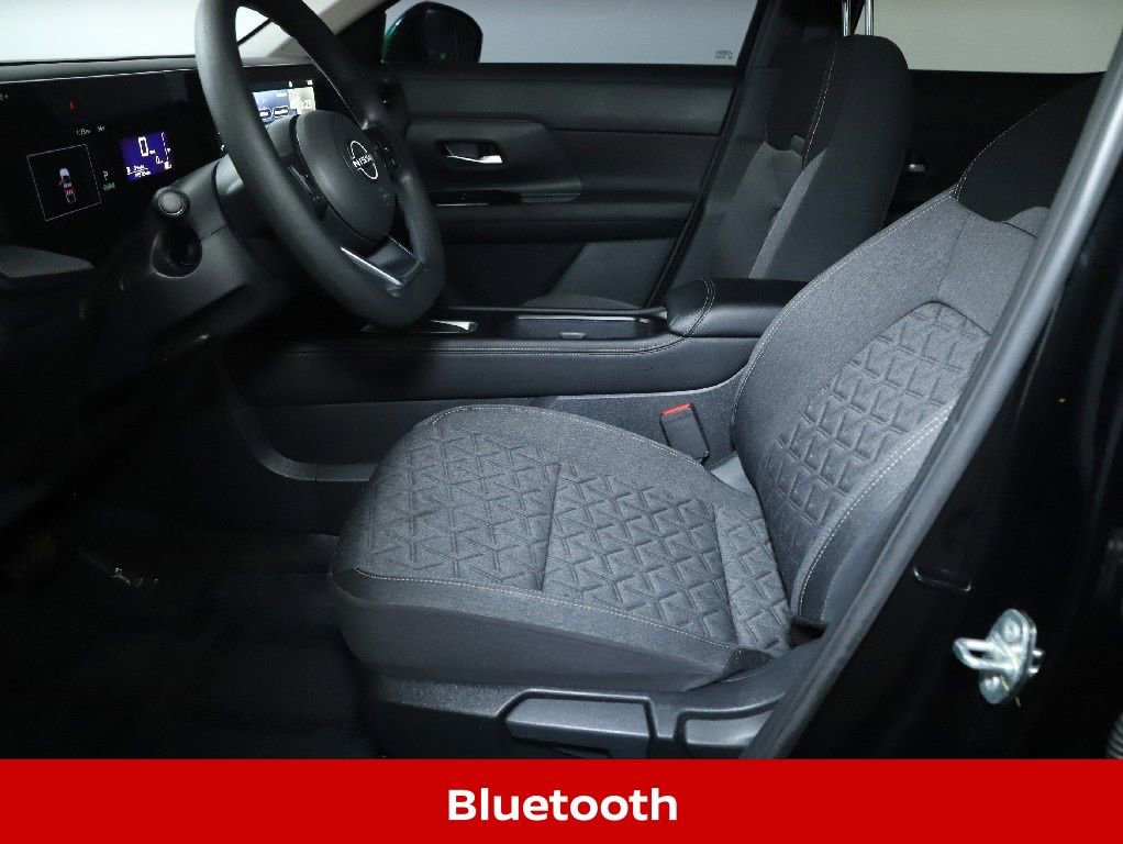 Certified 2025 Nissan Kicks SV image 16