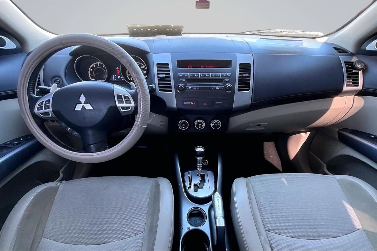 Used 2012 Mitsubishi Outlander SE FWD image 16