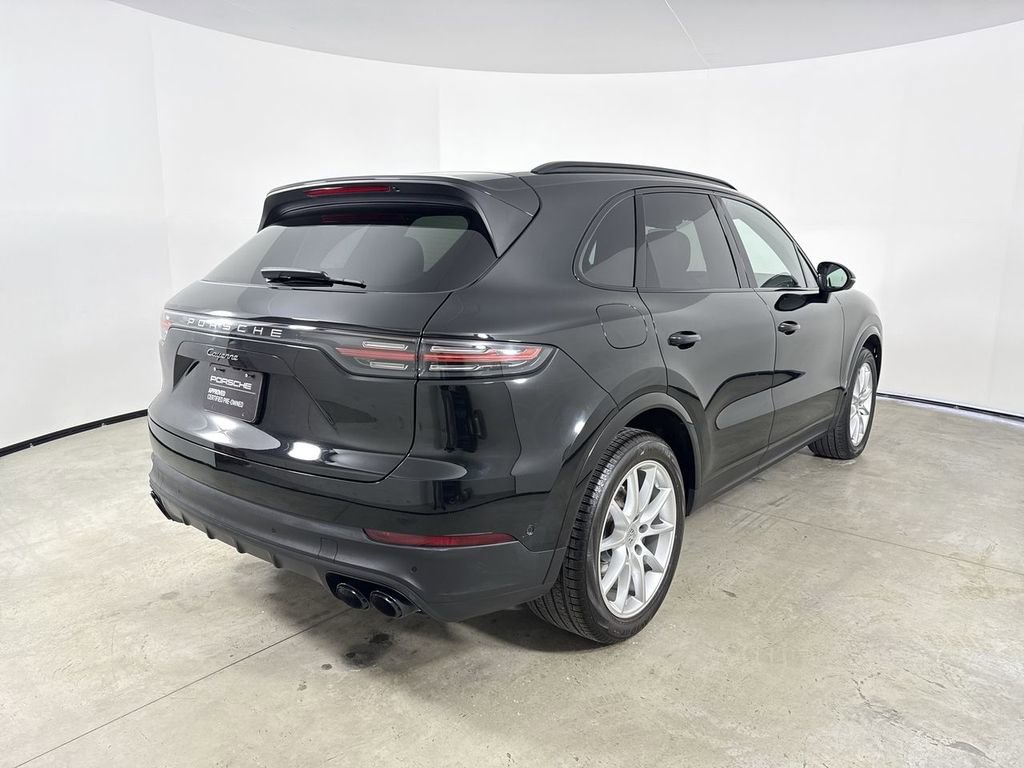 Certified 2023 Porsche Cayenne Platinum Edition image 7