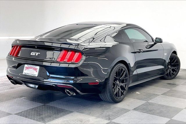 Used 2017 Ford Mustang GT RWD image 13