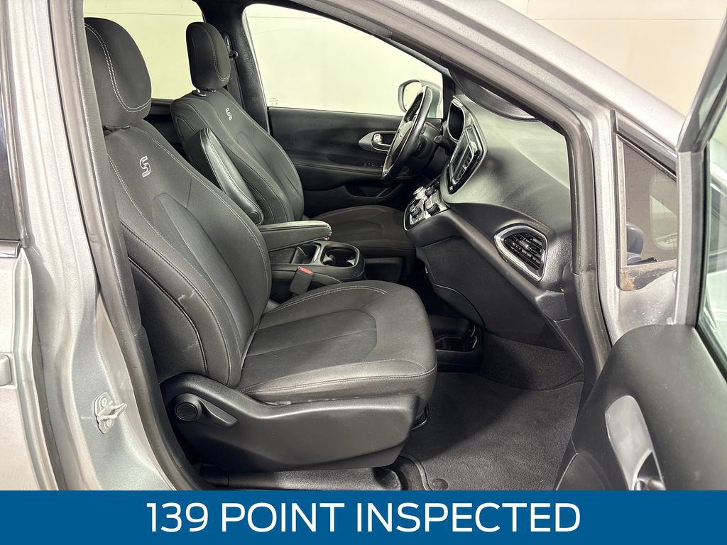 Used 2018 Chrysler Pacifica Touring Plus w/ S Appearance Package FWD image 7