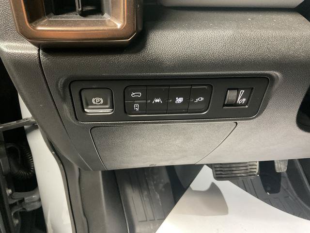 Used 2024 GMC Hummer EV 2X w/ LPO, Illumination Package AWD/4WD image 12