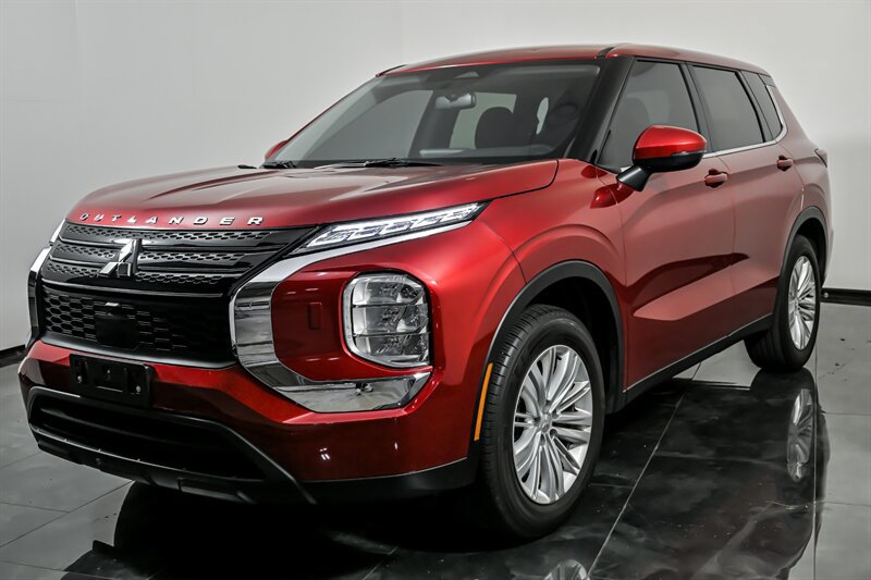 Used 2024 Mitsubishi Outlander ES AWD/4WD image 5