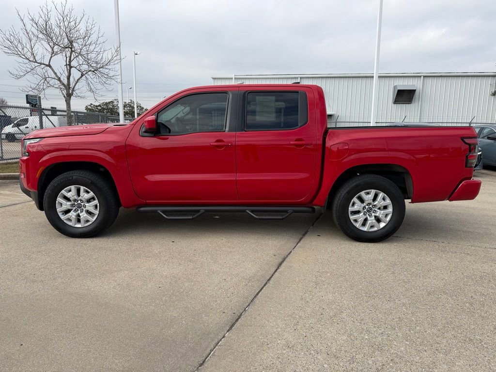 Used 2022 Nissan Frontier SV image 2