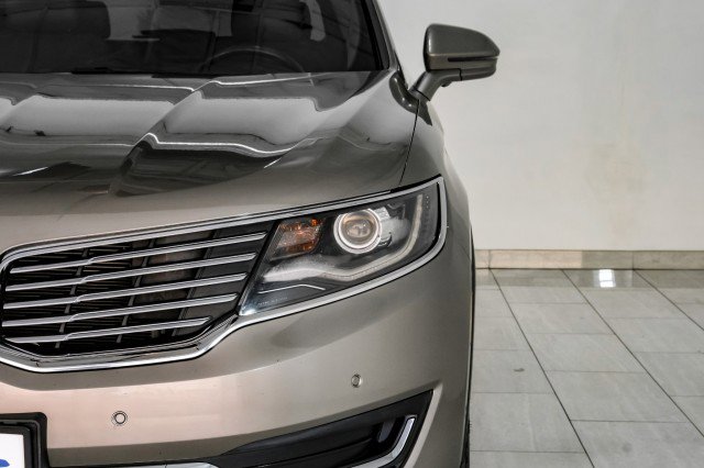 Used 2016 Lincoln MKX Reserve w/ Technology Package FWD image 49