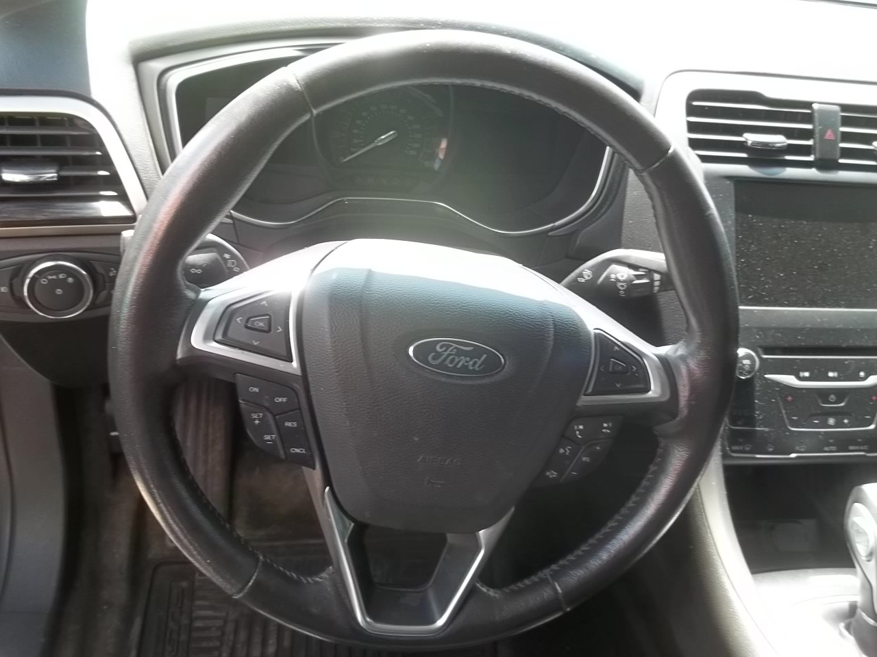 Used 2015 Ford Fusion SE w/ Equipment Group 202A FWD image 6