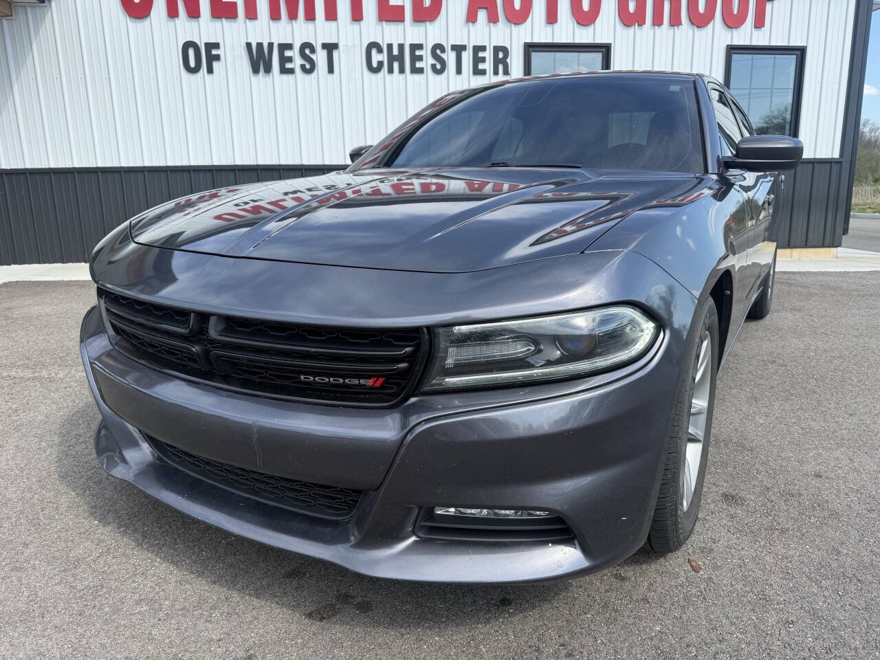 Used 2018 Dodge Charger SXT Plus RWD image 2