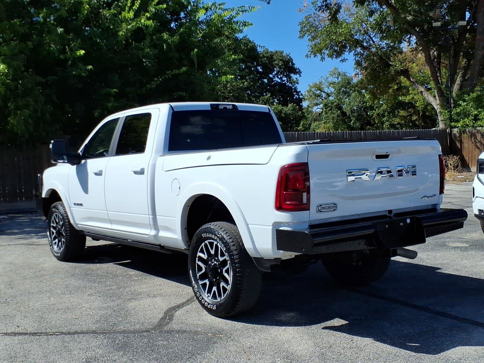 Used 2025 RAM 2500 Limited AWD/4WD image 14