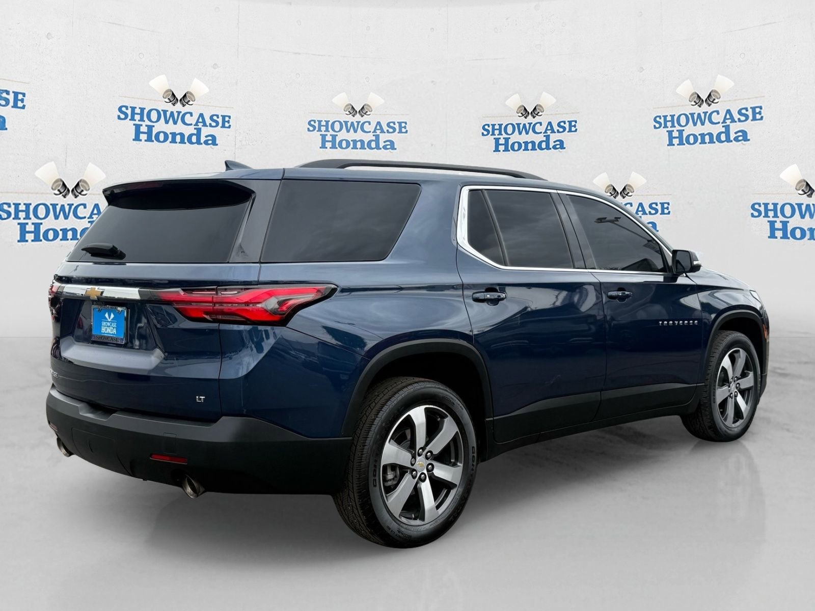Used 2023 Chevrolet Traverse LT w/ LT Premium Package image 8