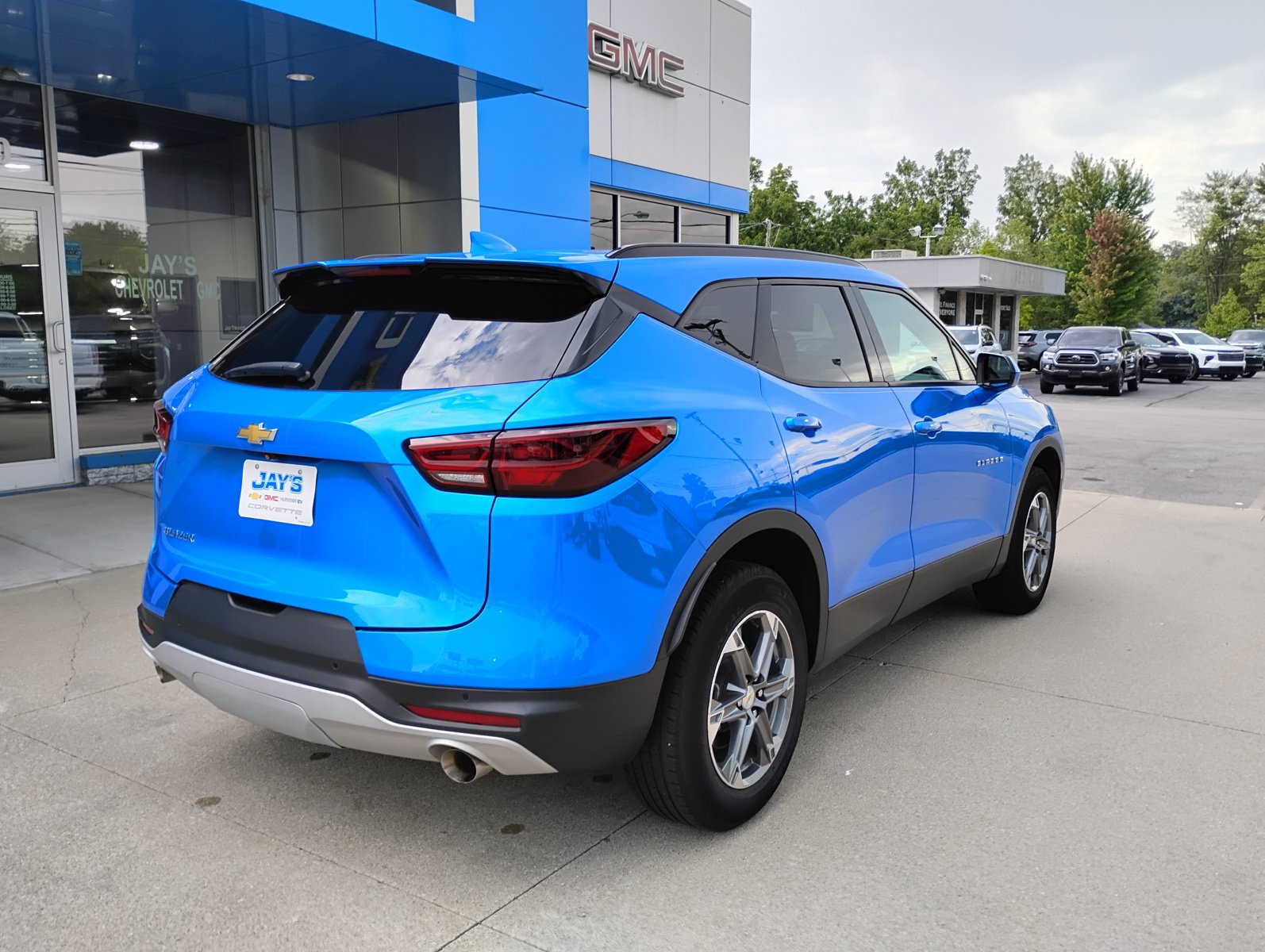 Used 2024 Chevrolet Blazer LT w/ Convenience Package FWD image 7