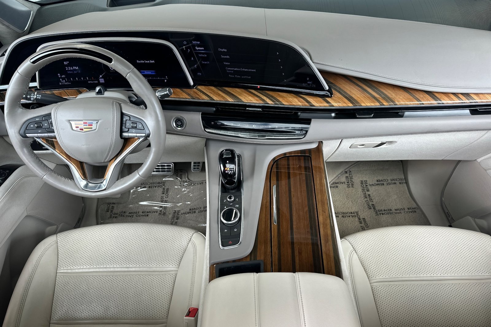 Used 2024 Cadillac Escalade ESV Sport Platinum w/ LPO, ONYX Package AWD/4WD image 12