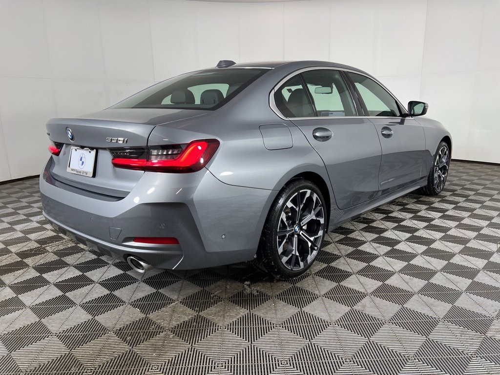 Used 2025 BMW 330i xDrive Sedan w/ Premium Package image 5