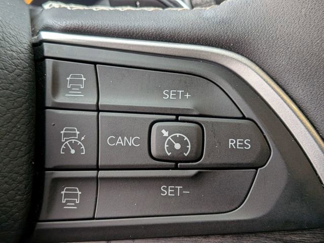 Used 2024 Jeep Grand Cherokee Limited image 19