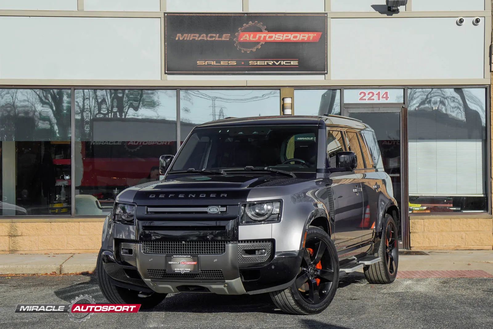 Used 2020 Land Rover Defender 110 X image 1