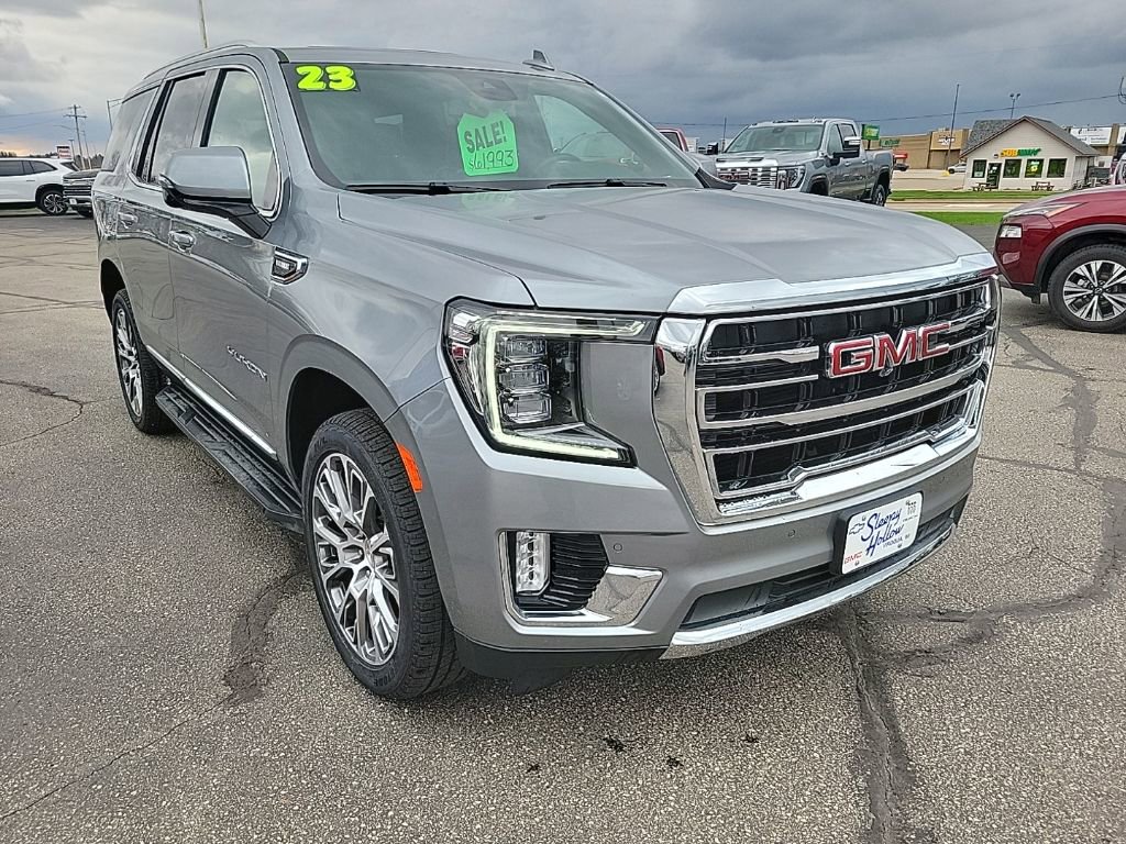Used 2023 GMC Yukon SLT w/ SLT Luxury Package AWD/4WD image 3