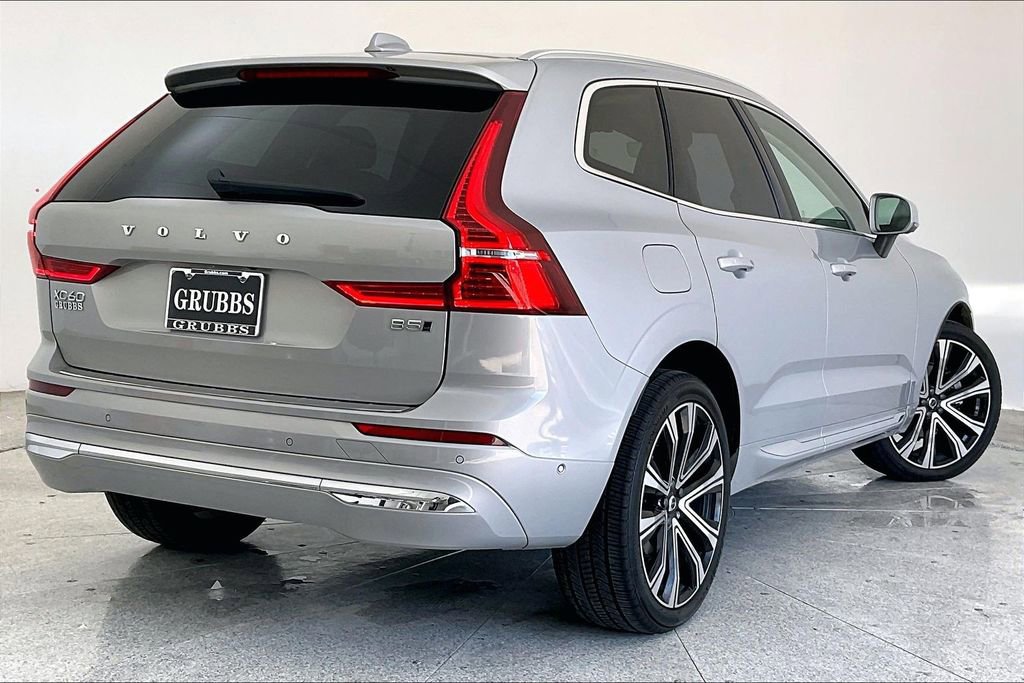 Certified 2023 Volvo XC60 B5 Ultimate w/ Climate Package image 2