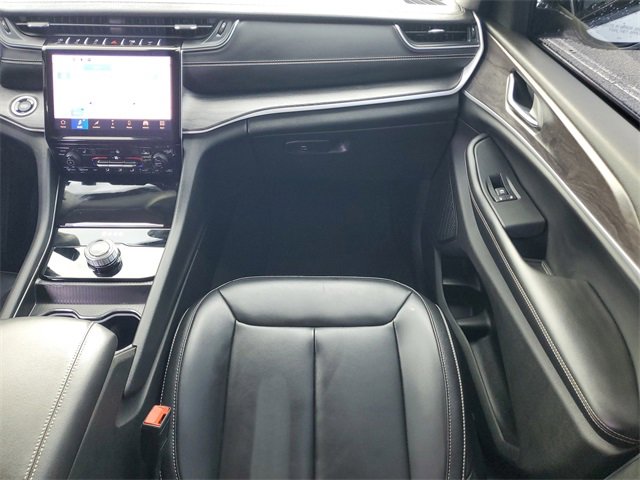 Used 2023 Jeep Grand Cherokee L Limited image 16