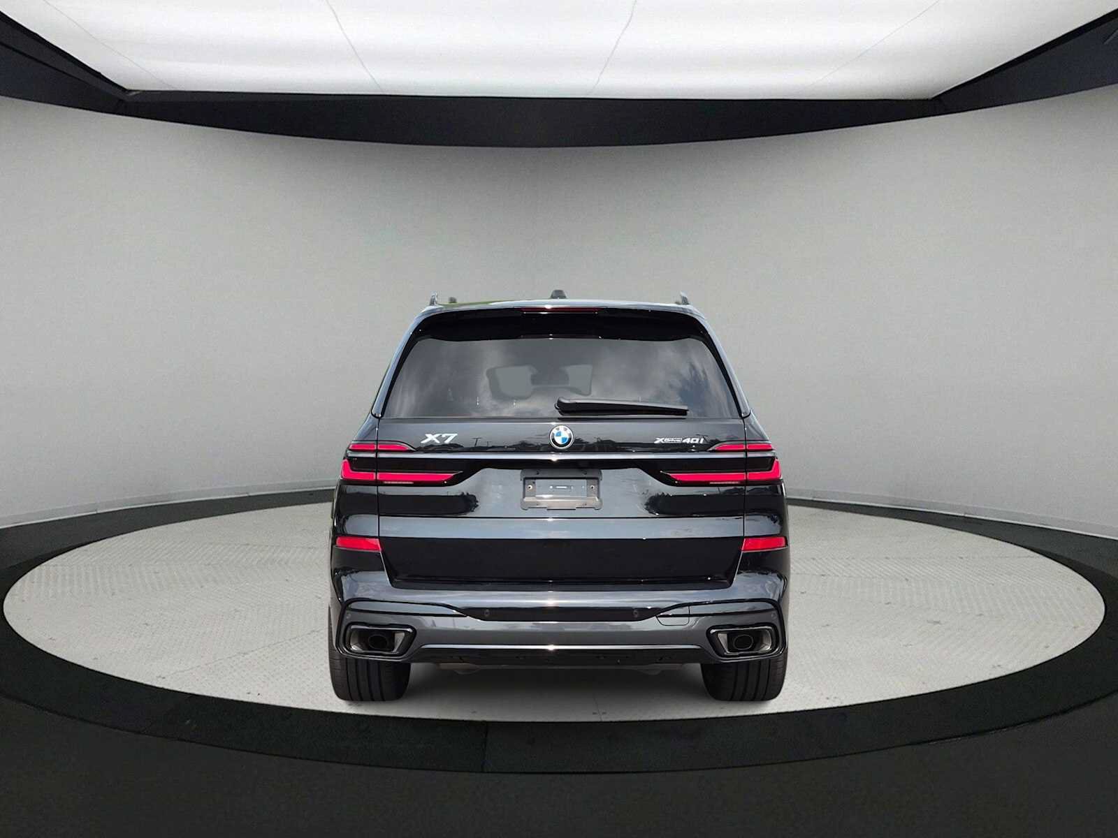 Used 2025 BMW X7 xDrive40i w/ M Sport Package AWD/4WD image 7