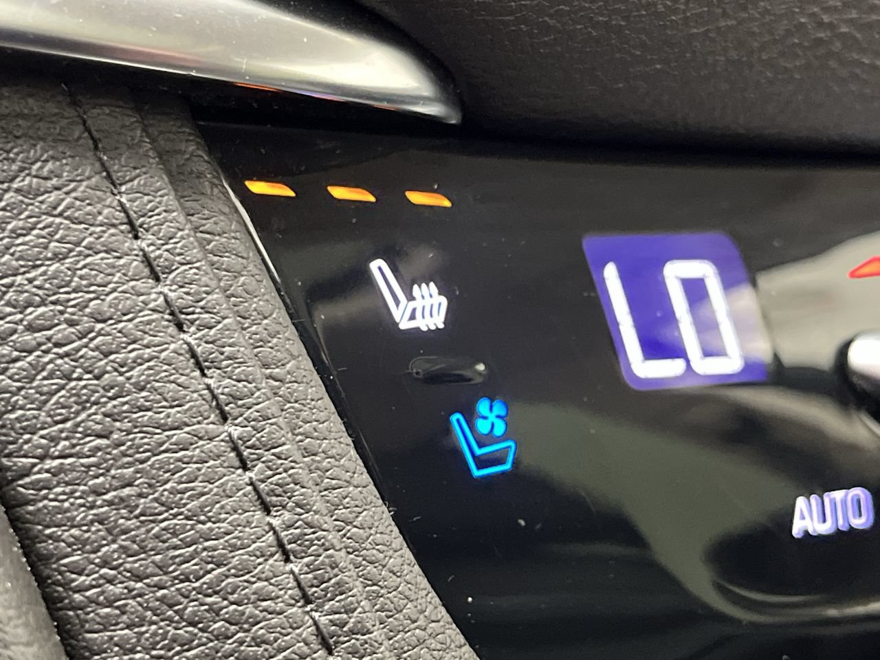 Certified 2018 Cadillac XT5 Premium Luxury AWD/4WD image 25