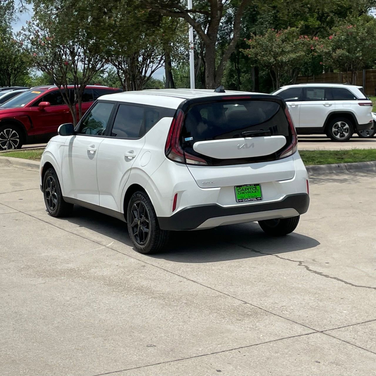 Used 2024 Kia Soul LX w/ Option Group 015 FWD image 4