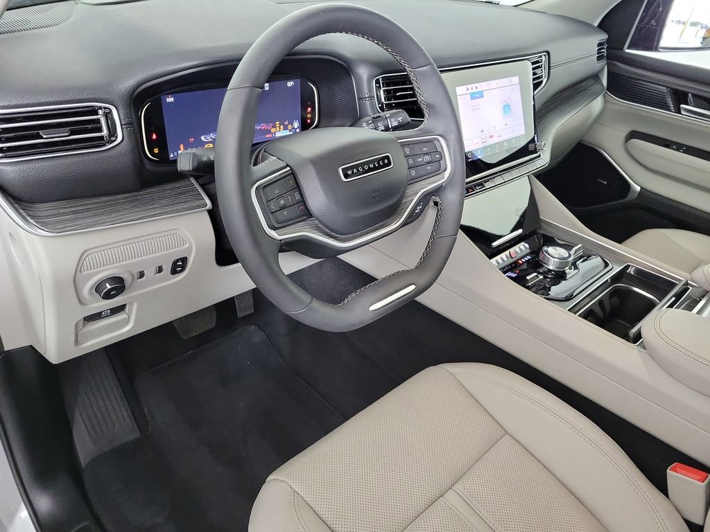 Used 2024 Jeep Wagoneer L Series III w/ Premium Group I image 10