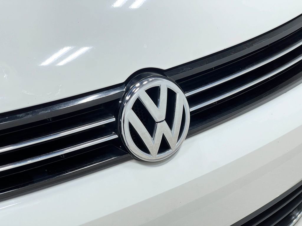 Used 2011 Volkswagen Jetta SEL image 37