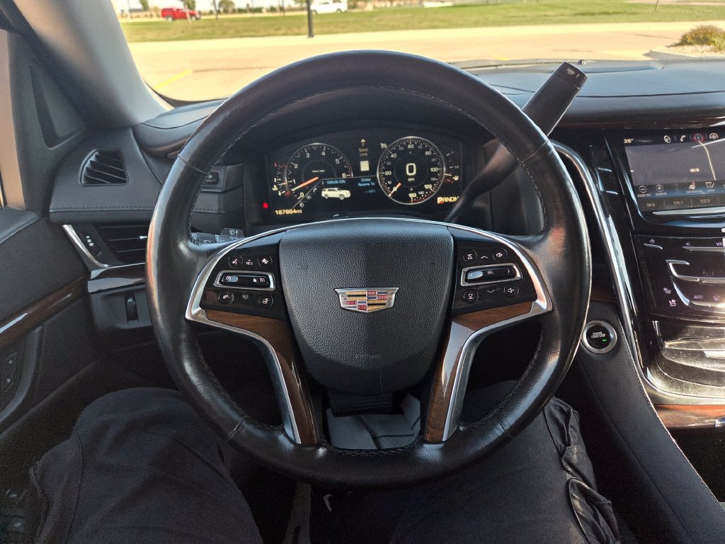 Used 2015 Cadillac Escalade ESV Luxury AWD/4WD image 11