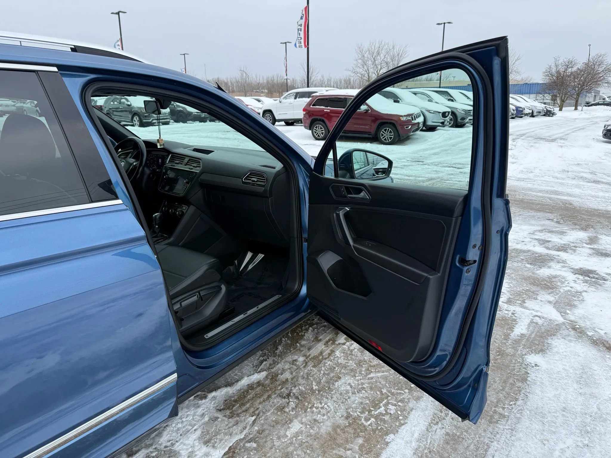 Used 2019 Volkswagen Tiguan SEL R-Line image 26