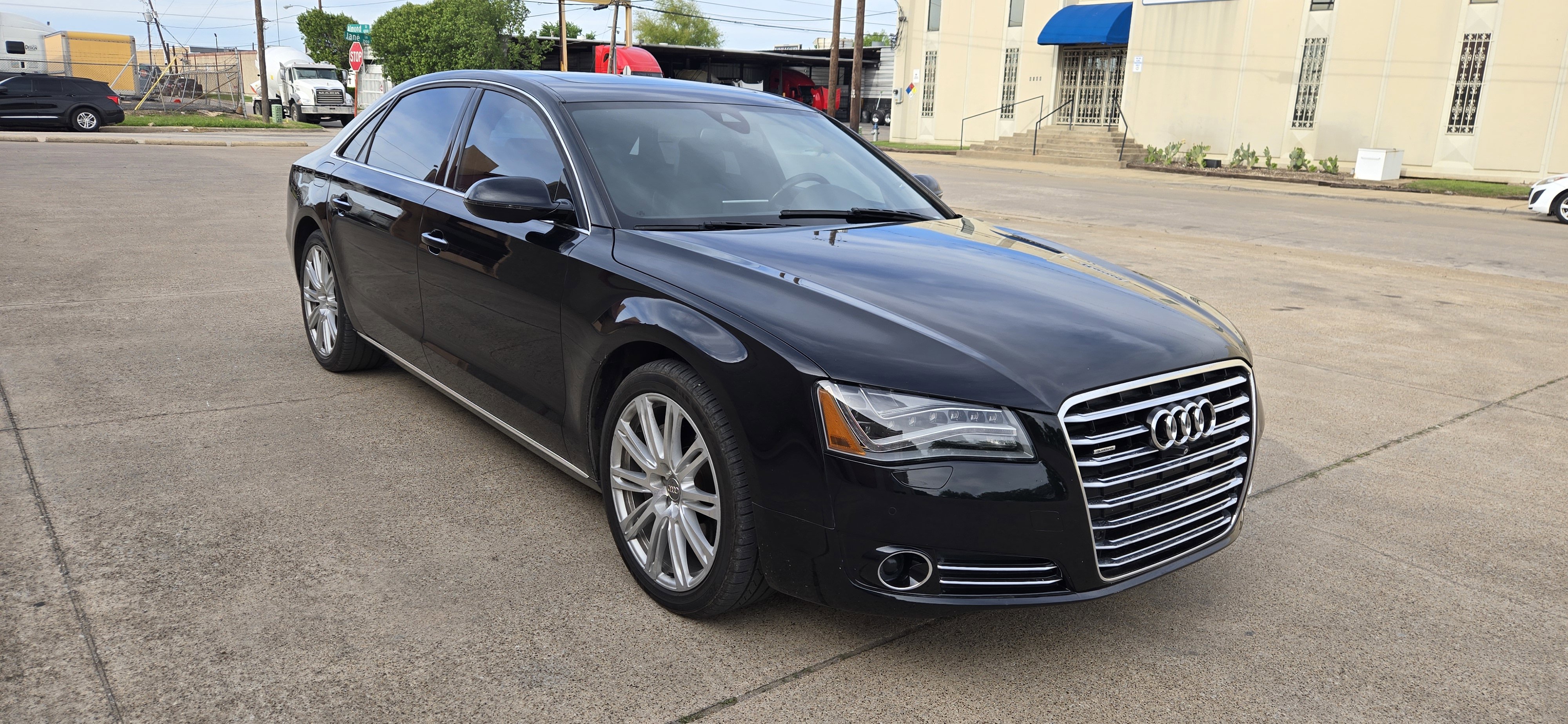 Used 2014 Audi A8 L 3.0T w/ Premium Package image 12