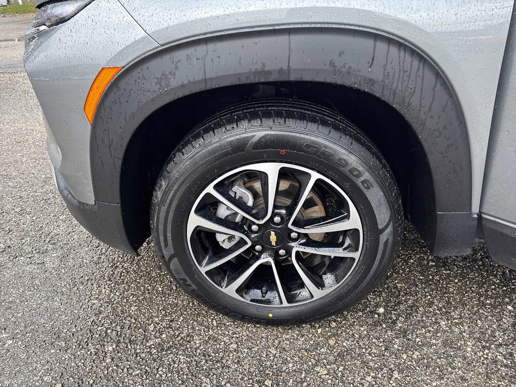 Used 2025 Chevrolet TrailBlazer LT image 35