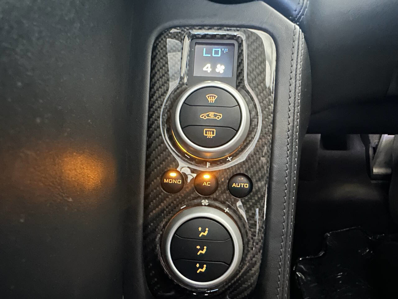 Used 2015 McLaren 650S Spider image 30