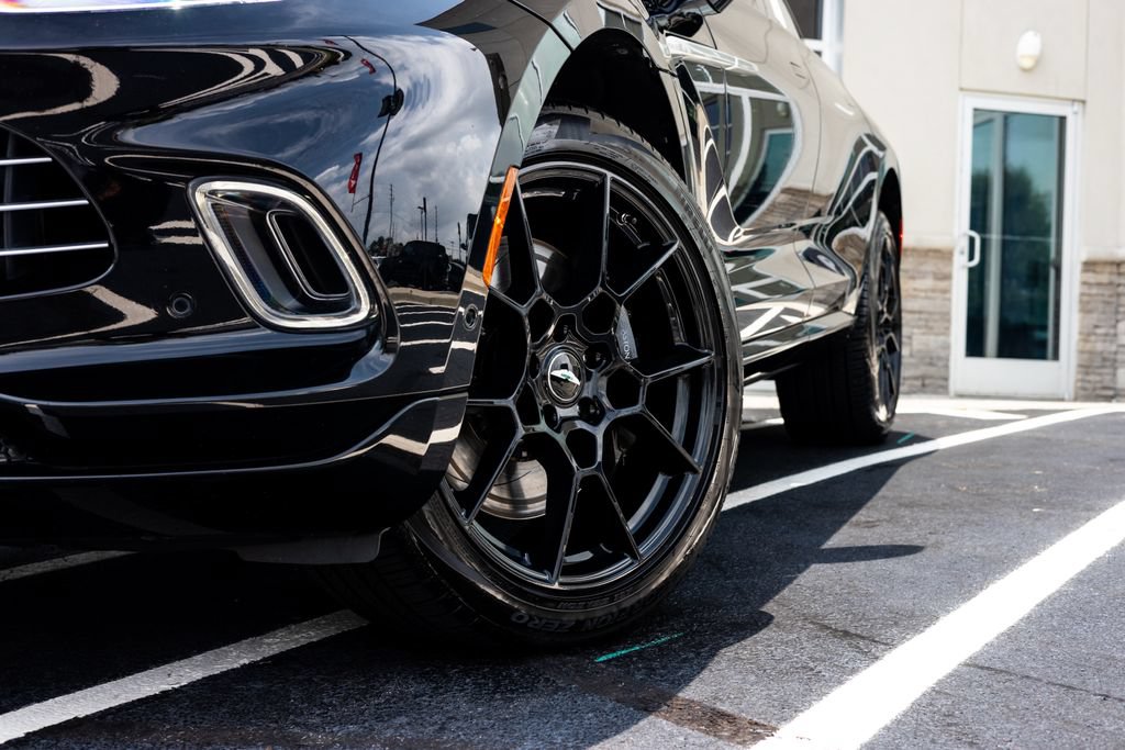 Used 2021 Aston Martin DBX AWD/4WD image 2