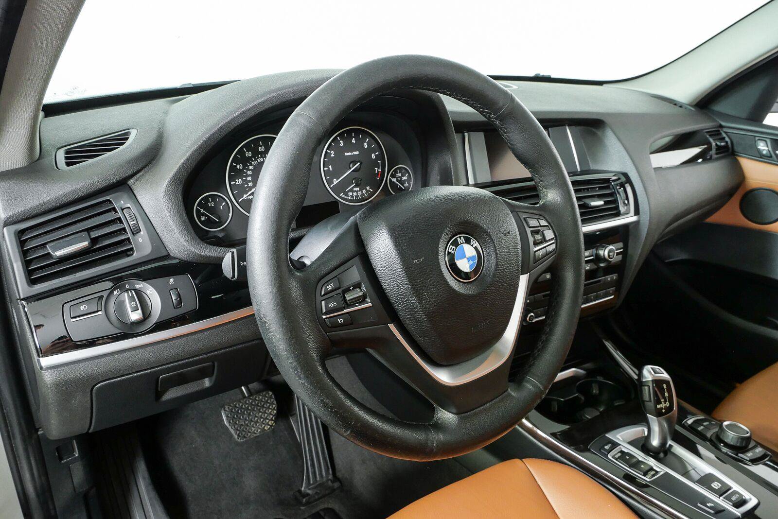 Used 2016 BMW X3 sDrive28i RWD image 4
